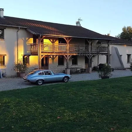 בית נופש Escapade Au Coeur De La Dombes *